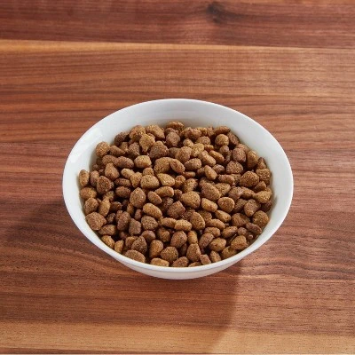 IAMS Proactive Health Indoor Weight & Hairball Care With Chicken & Turkey Adult Premium Dry Cat Food 3 IAMS Proactive Health Indoor Weight & Hairball Care With Chicken & Turkey Adult Premium Dry Cat Food - Image 3