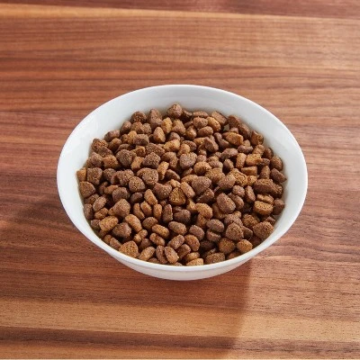 IAMS Proactive Health Hairball Care With Chicken & Salmon Adult Premium Dry Cat Food 3 IAMS Proactive Health Hairball Care With Chicken & Salmon Adult Premium Dry Cat Food - Image 3